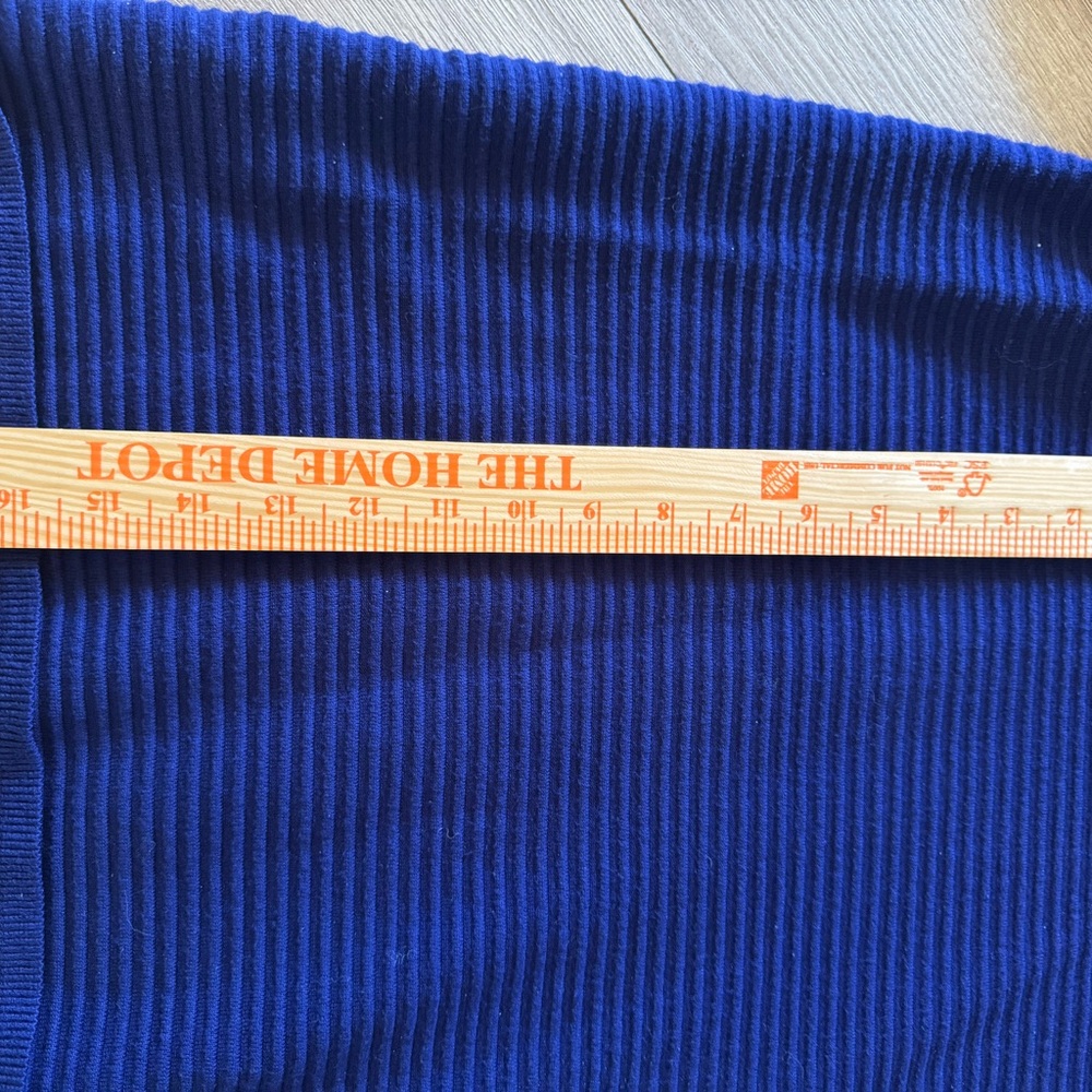Sweater - Picture 6 of 8